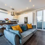 Vibrant Penthouse With Terrace St Julians Sleeps 4