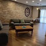 Cosy 4 Bedroom Apt With Use Of Pool