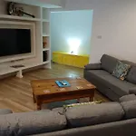 Cosy 4 Bedroom Apt With Use Of Pool