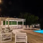 Villa Gaia - Sunset Views, Indoor Heated Pool, Sauna And Games Room