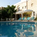 Village Knights Accommodation