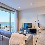 Stunning Seaview Mercury Tower Apartments - Luxurious Twin Units