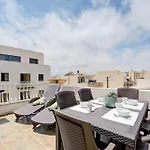 St Julian'S Skyline Penthouse With Jacuzzi