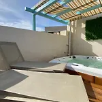 Amazing 4-Bedroom Sliema Town House With Jacuzzi