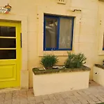 Ghajnsielem Gozo, 2 Bedroom Apartment With Communal Pool