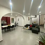 K&Q Sea View Apartment