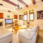 Mellieha Cosy House Of Character By Homely