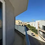Spacious New 1 Bed With Balcony