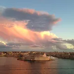 Valletta Grand Harbour Loft