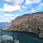 Xlendi - Seafront 2 Bedroom Apartment, Fully Air-Conditioned And Equipped With All Amenities