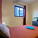 Red Rose Modern Apartment In The Heart Of San Pawl