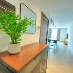 Chic, Bright And Modern 3 Bedrooms Kbas1-1