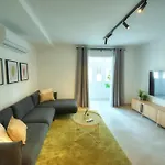 Chic, Bright And Modern 3 Bedrooms Kbas1-1