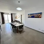 Stylish & Modern Apartment In St Pauls Bay