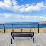 Cosy 1Br Home In The Heart Of Vibrant Valletta By 360 Estates
