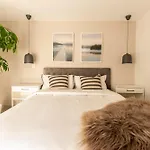 Modern 3Bd Spacious Apartment With Terrace - Close To Yacht Marina
