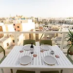Modern 3Bd Spacious Apartment With Terrace - Close To Yacht Marina