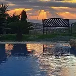 Dar Ta' Xmun - Idyllic Farmhouse With Pool, Garden, Seaview & Sunset