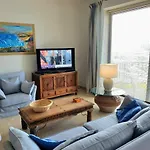 Waterfront Panorama Massive Three Bedrooms Flat