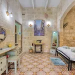 Valletta Townhouse With Maltese Balcony