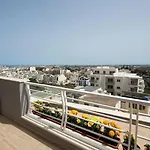 St Julians Flat With Jacuzzi