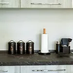 Top Amazing Luxury Maisonette With Back Patio