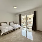 New Apartment! Walking Distance To The Three Cities By Sf Homes