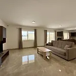New Apartment! Walking Distance To The Three Cities By Sf Homes