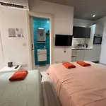 Paceville - 5B - Modern Studio By Clubs & Sea