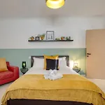 Comfy 1Br Near A Stunning Beach