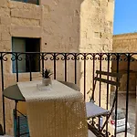 35, Valletta Boutique Escape