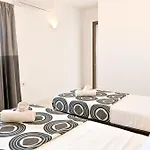 Mediterranea Sunny Maltese Townhouse - Happy Rentals
