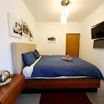 V86 - Sliema Balluta Old College Apt