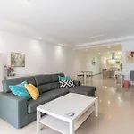 Beautiful 3 -Bed Apartment In St.Julians