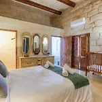 A Lovely 4Br Townhouse In Central Gozo With Pool By 360 Estates