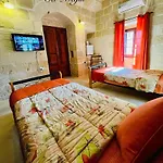 Ta Majsi With Indoor Pool