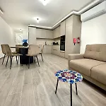 Luxury Stay Near Waterfront!