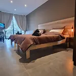Mingles Suites