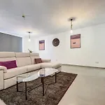 Kuya 3Br Modern Apt By Jl