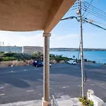 Grand Seaside Apartment, 3 Bedrooms - 4 Bathrooms
