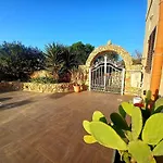 Country Views Villa Victoria