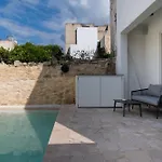 Elegant Retreat With Private Pool & Parking