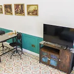 Traditional Maltese Maisonette With Internal Yard And Jacuzzi