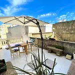 Stunning Spacious Studio With Garden Terrace Gozo