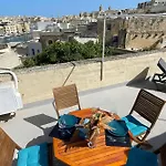 Magnificent Sea View Penthouse Cospicua - Happy Rentals