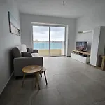 Peaceful Seafront 3Br Apt With Balcony By 360 Estates