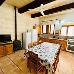 4 Bedroom Holiday Farmhouse With Private Pool In Xaghra Gozo