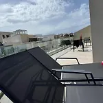 Bright And Spacious 2 Bedroom Penthouse