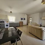 Central Penthouse - Large Terrace