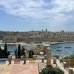 Harbour View Apt With Terrace